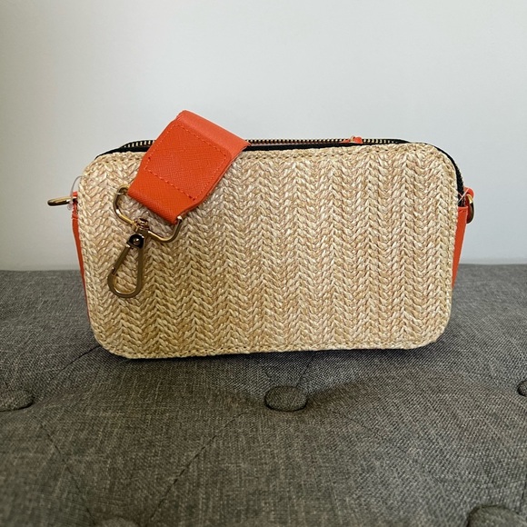 Helena Straw Crossbody Bag With Faux Leather Paneling - Picture 8 of 15